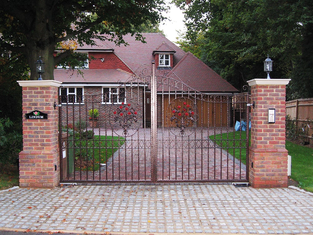 lf-fencing-entrance-gates-11-min