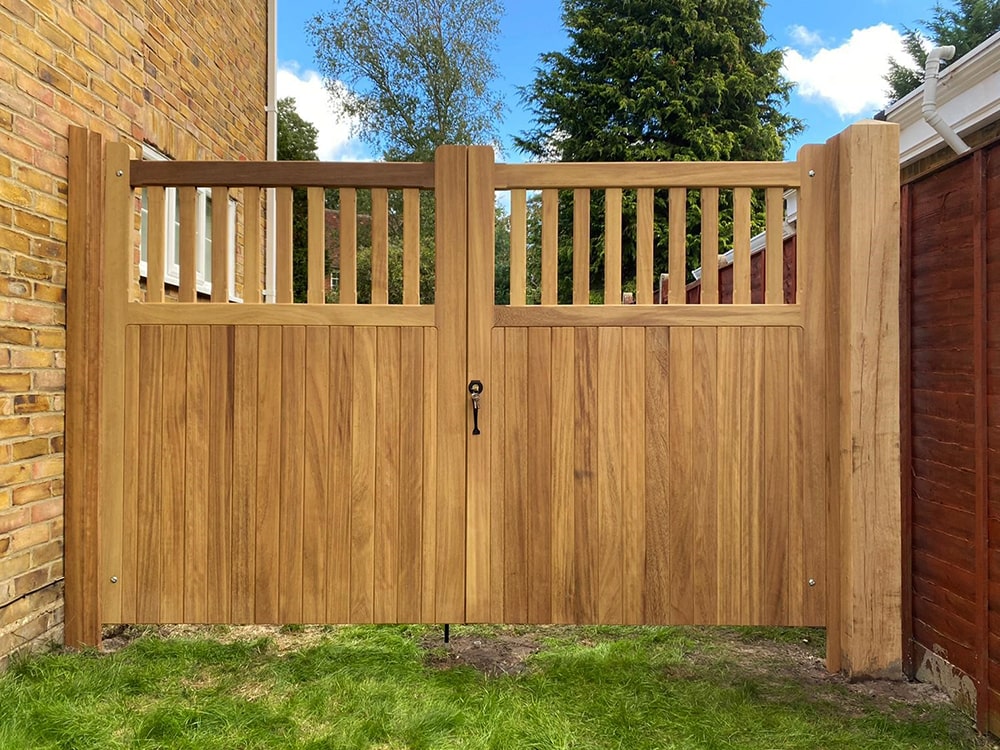 lf-fencing-entrance-gates-12-min