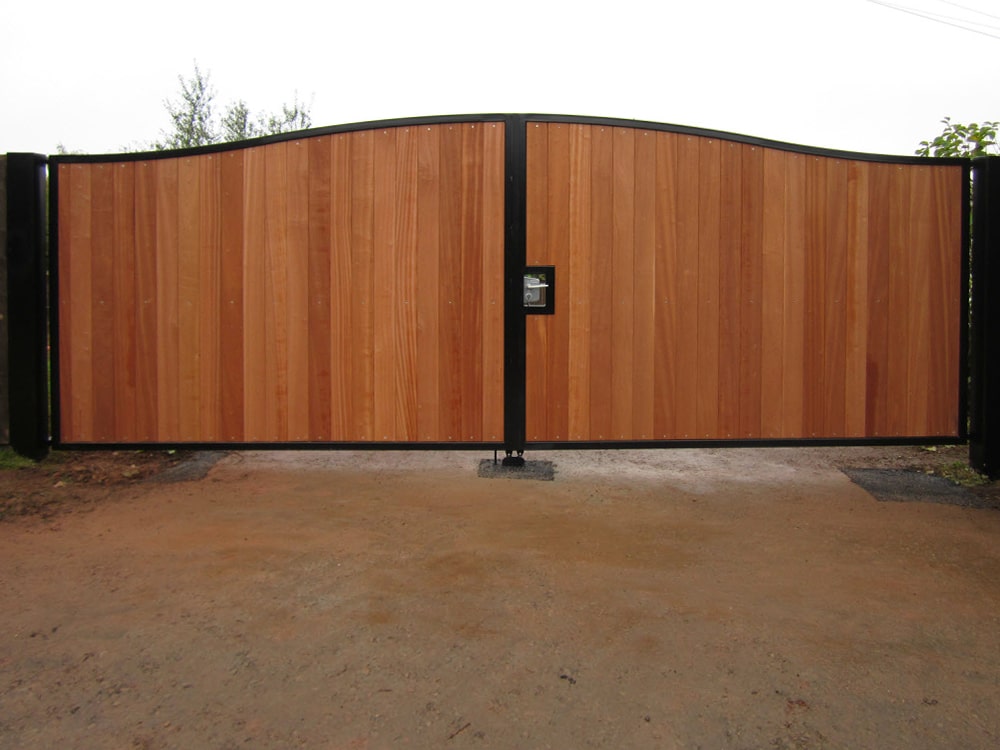 lf-fencing-entrance-gates-3-min