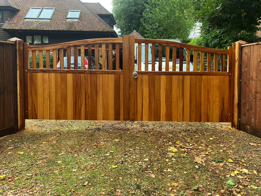 lf-fencing-entrance-gates-54-min