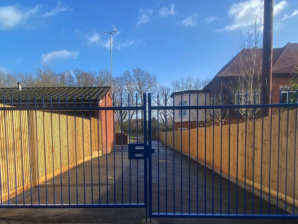 lf-fencing-security-gates-20