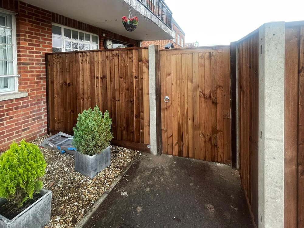 lf-fencing-side-gates-11